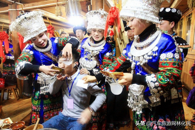 日照竹洞天风景区侗族特色美食—“百家宴”